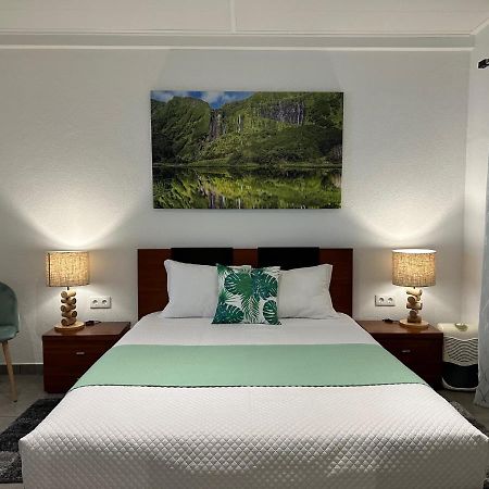 Paradise Apartments I Санта Круз да Флорес Екстериор снимка