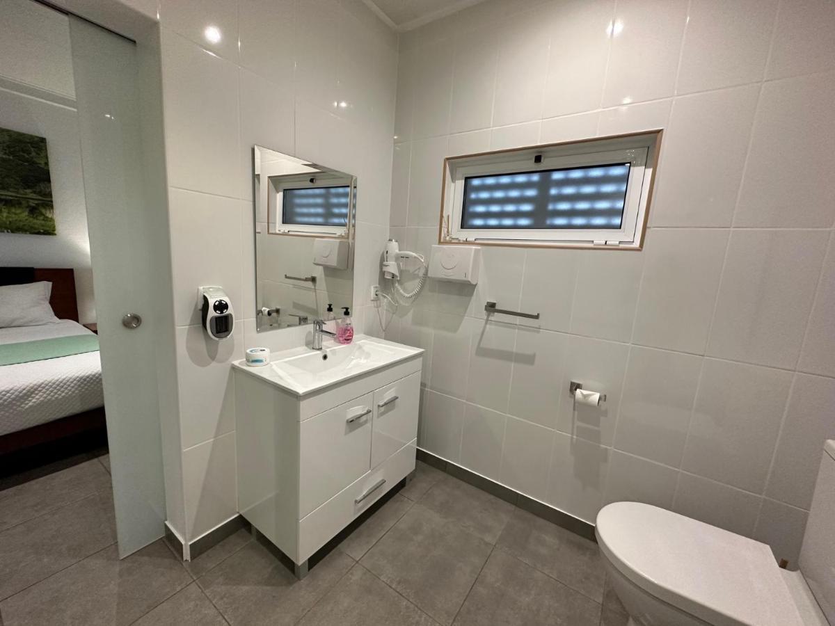 Paradise Apartments I Санта Круз да Флорес Екстериор снимка