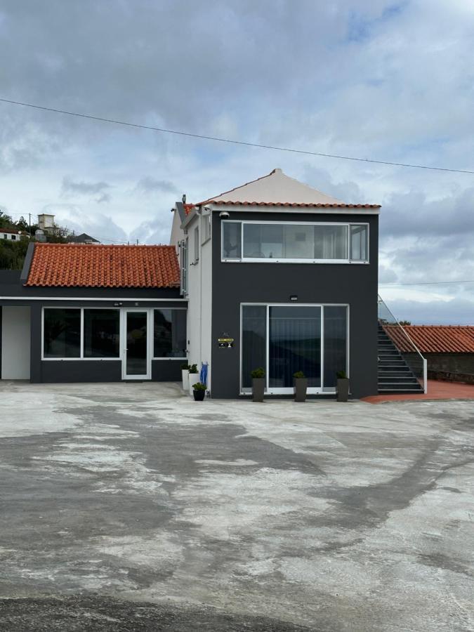Paradise Apartments I Санта Круз да Флорес Екстериор снимка