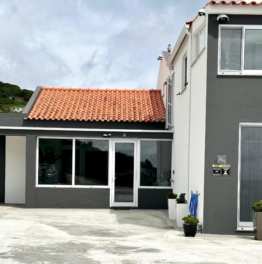 Paradise Apartments I Санта Круз да Флорес Екстериор снимка
